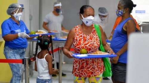 [Restaurantes populares reabrem com refeições gratuitas em Paripe e Pau da Lima]