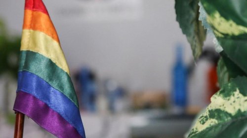 [Estabelecimentos que discriminarem população LGBT poderão pagar multa de até R$ 100 mil em Sal...]