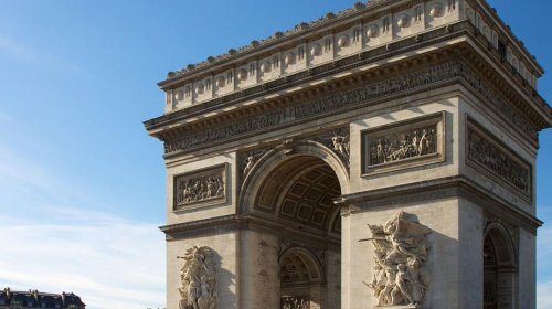 [Paris: Arco do Triunfo é evacuado após ameaça de explosão ]