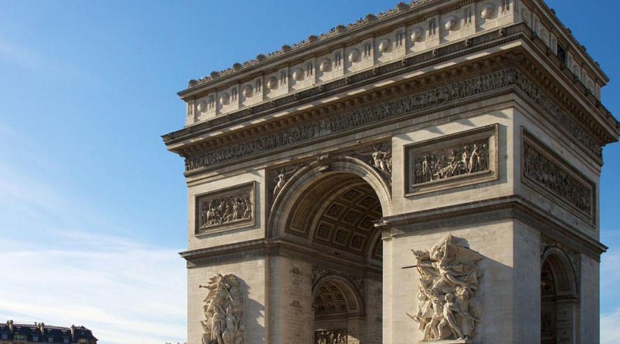 [Paris: Arco do Triunfo é evacuado após ameaça de explosão ]