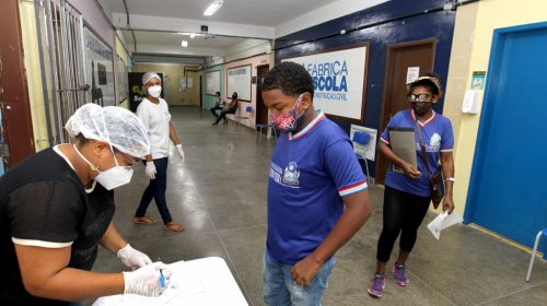 [Covid-19: Alunos e professores da Cidade Baixa recebem testagem nesta quinta (5)]