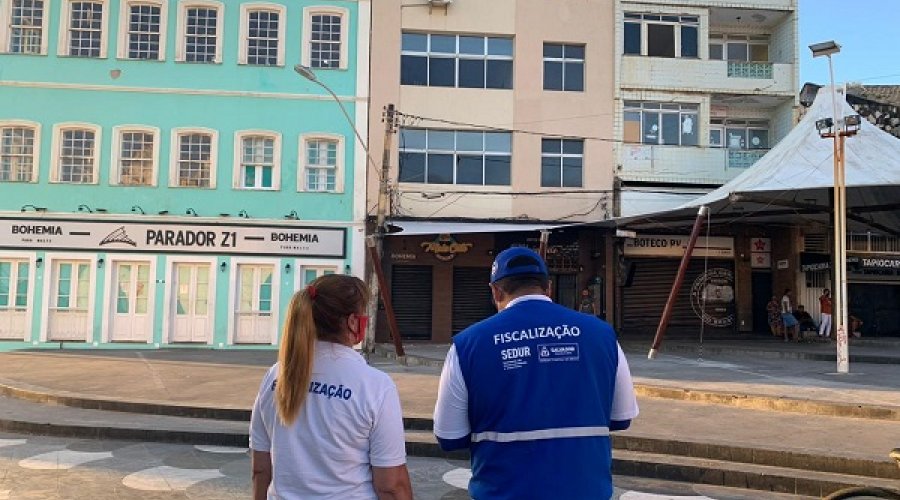 [Força-tarefa interdita 27 estabelecimentos em Itapuã e no Rio Vermelho]