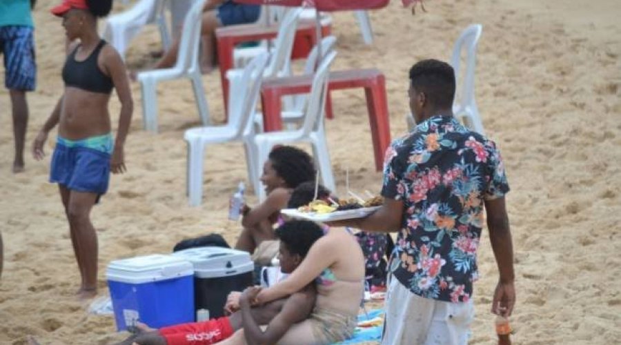 [Prefeitura vai apreender coolers nas praias de Salvador e proíbe bebidas alcoólicas em dois bairros]