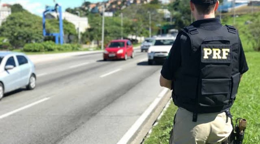 [Festas de fim de ano: PRF intensifica fiscalização nas rodovias baianas]