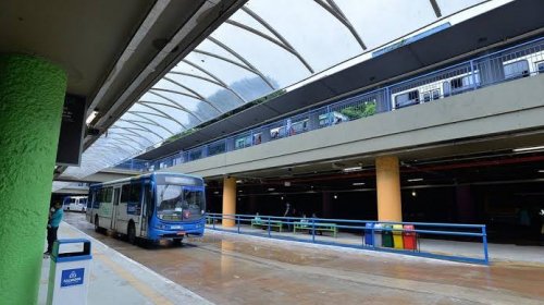 [Se ligue! Linhas de ônibus que atendem shoppings têm horário prolongado no fim de ano em Salva...]