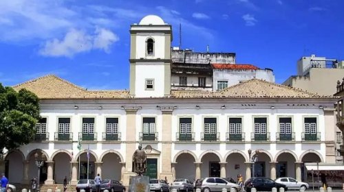 [Câmara empossará vereadores, prefeito e vice em 1º de janeiro]
