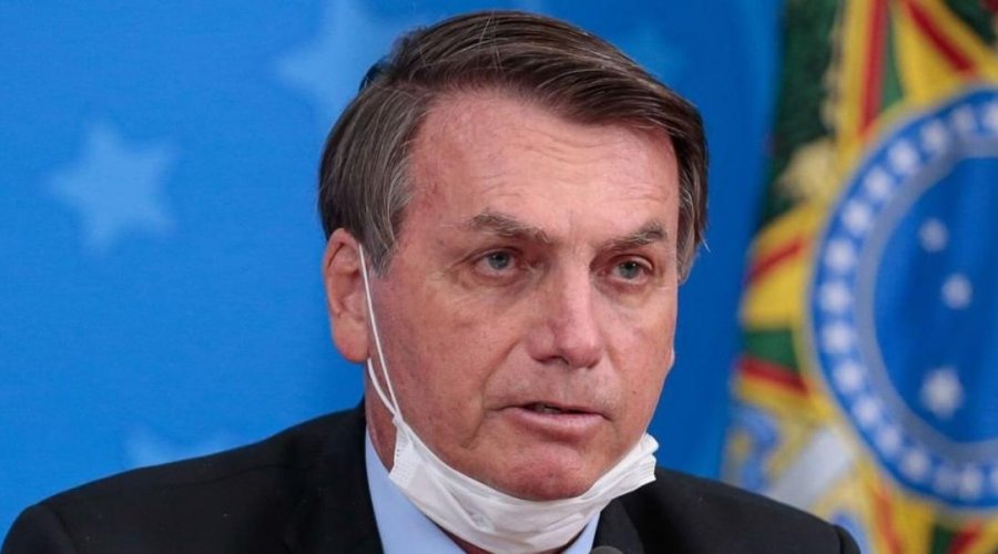 ['Quem decide se um povo vai viver na democracia ou na ditadura são as suas Forças Armadas', diz Bolsonaro]