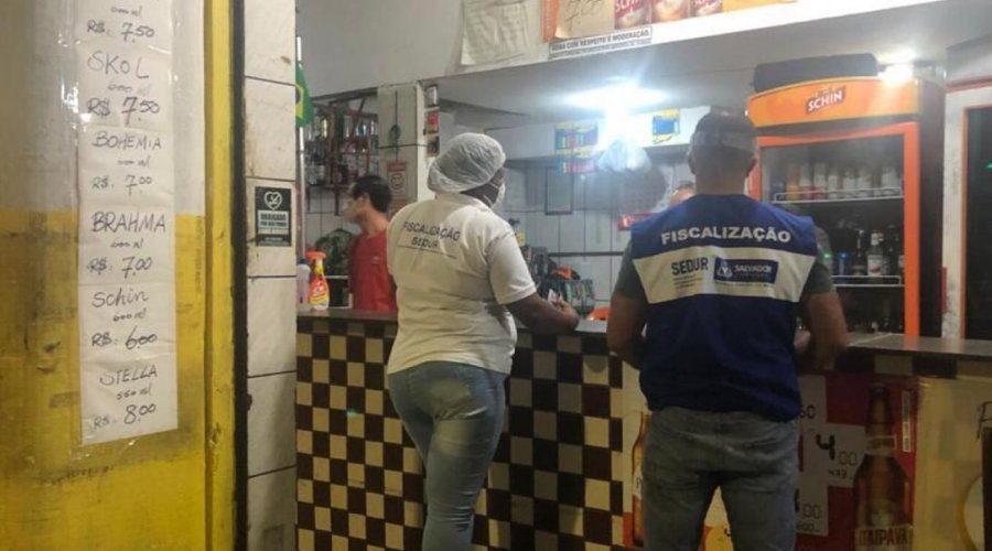 [Prefeitura prorroga restrições no Rio Vermelho e em Itapuã; suspensão de cinemas e casas de espetáculos permanece]