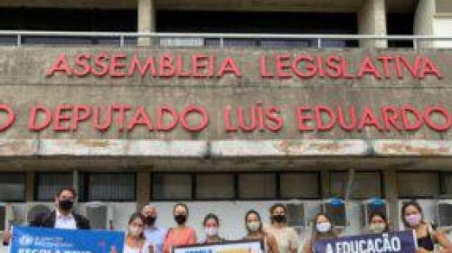 [Representantes de 'Movimento' pedem volta das aulas presenciais]