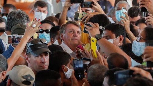 ['Não adianta ficar em casa chorando', opina Bolsonaro sobre medidas de isolamento]