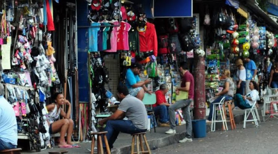 [Trabalhadores informais ficam sem auxílio emergencial após governo errar a projeção de retomada]