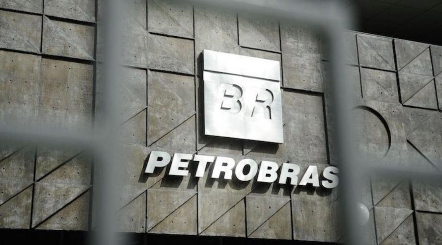 [Após intervenção de Bolsonaro na Petrobras, Ibovespa fecha em queda de 4,87%]