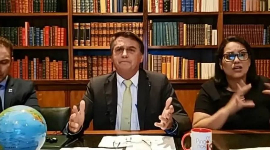 [Bolsonaro diz que medidas de restrição contra a Covid-19 mostram 'como é fácil impor ditadura' no Brasil]