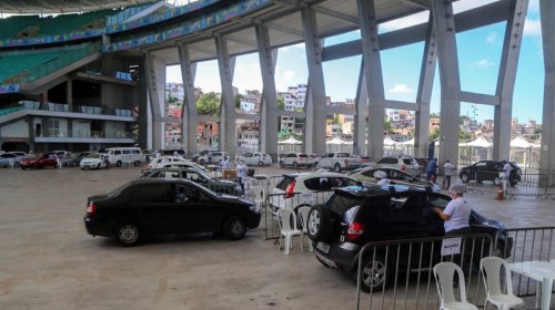 [Vacinação para idosos com 63 anos ou mais segue neste domingo em Salvador; confira locais]