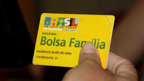 [Beneficiários do Bolsa Família começam a receber auxílio emergencial]