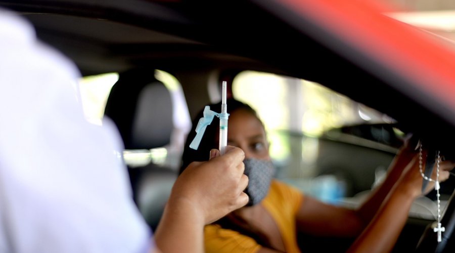 [Vacinação contra novo coronavírus inclui doulas a partir desta segunda (19)]