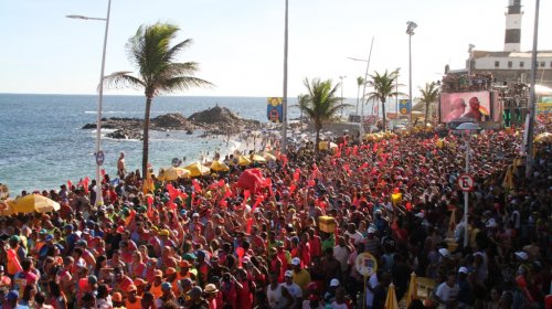 [Ritmo da vacinação poderá fazer com que Carnaval de 2022 também seja cancelado, afirma especia...]