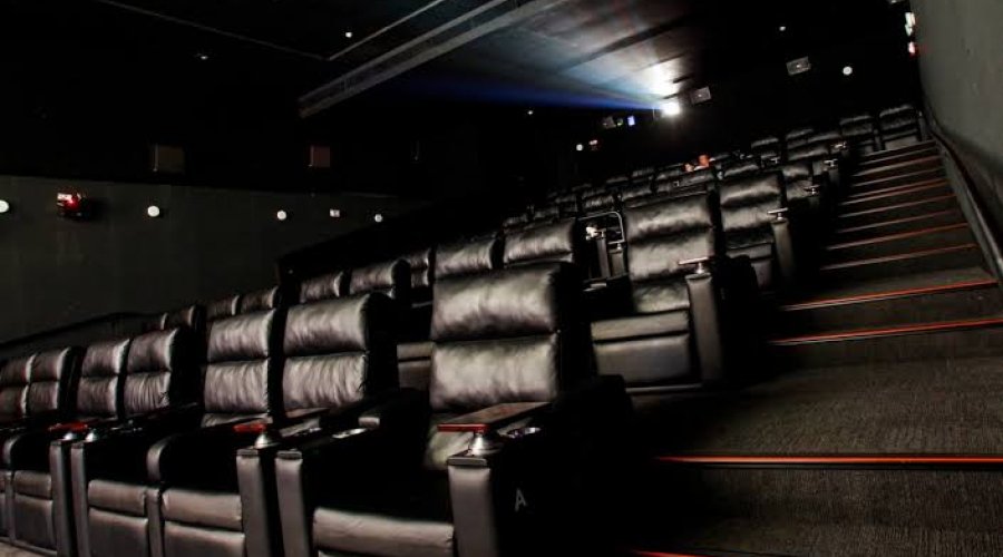 [Prefeitura de Salvador determina reabertura de cinemas, clubes sociais e espaços de convenções]