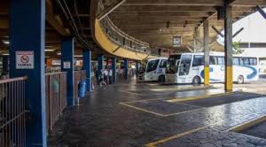 [Rui anuncia que suspensão de transporte intermunicipal vai ocorrer três dias antes e depois das festas juninas]