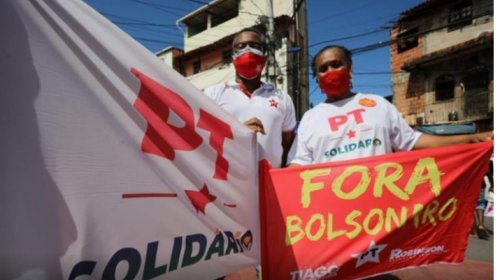 [PT Salvador distribui 3 mil quentinhas em ato nacional Fora Bolsonaro]