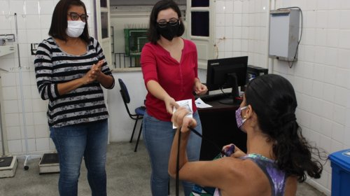[Mutirão auxilia cadastramento de pessoas surdas para vacina até esta quinta (27)]