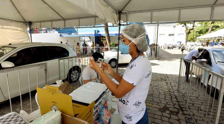 [Mutirão da Idade para vacinação contra Covid-19 acontece até as 18h desta terça em Salvador; fique por dentro]