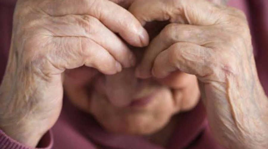 [Cresce o número de violência contra idosos no país]