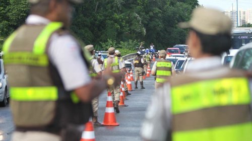 [PM realiza operação especial para coibir aglomerações nas festas juninas]