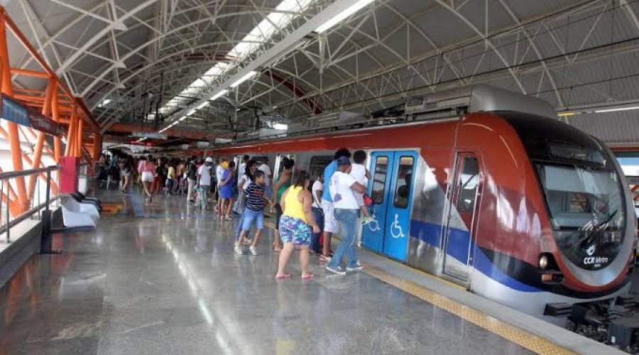 [Metrô terá horário especial a partir desta sexta-feira (18)]