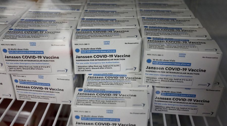 [Mais 942 mil doses da vacina da Janssen chegam ao Brasil ]