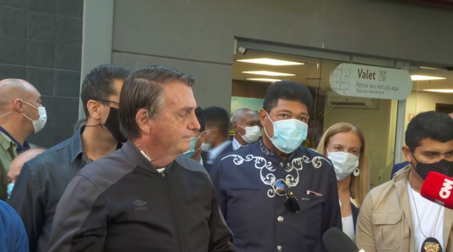 ['Só Deus me tira daquela cadeira', diz Bolsonaro após deixar hospital]