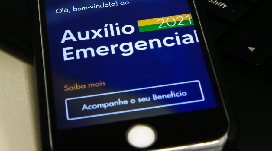 [Caixa paga hoje auxílio emergencial a nascidos em março]