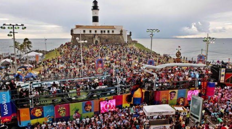 [Se todos acima de 12 anos estiverem vacinados, teremos carnaval’, anuncia prefeito]