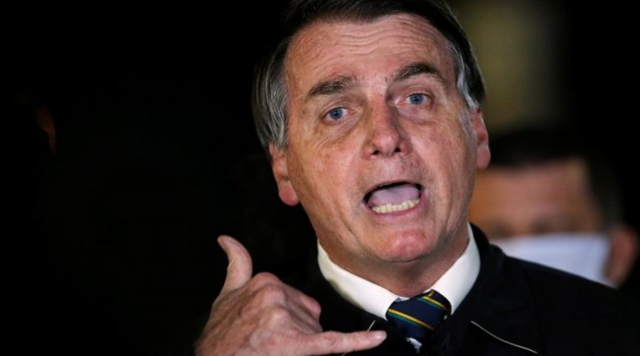 [Bolsonaro ameaça reagir fora dos limites da Constituição a inquérito no STF]