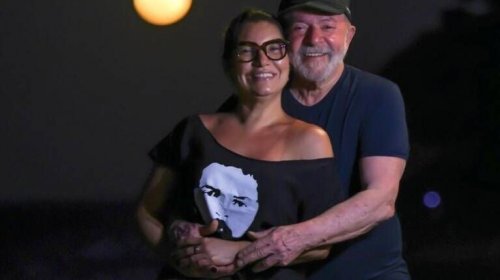 [Coxas do ex-presidente Lula em foto sensual com Janja viralizam na Internet]