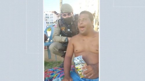 [Homem com síndrome de down é encontrado pela polícia após desaparecer quando ia pegar ônibus e...]