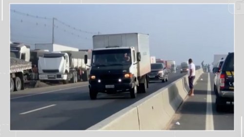 [Rodovias federais na Bahia são liberadas após bloqueio de caminhoneiros]