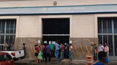 [Posto do INSS do Comércio, em Salvador, suspende atendimento e gera aglomeração]