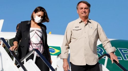 [Tráfico de influência? Michelle Bolsonaro manda Caixa conceder empréstimos a aliados, diz revi...]