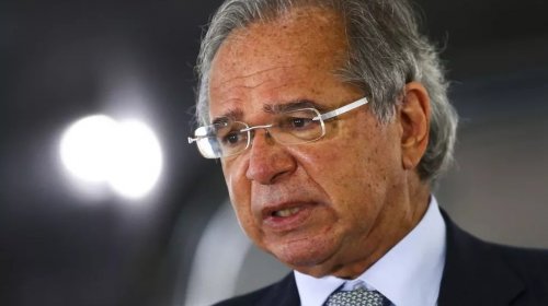 [Comissão da Câmara aprova convocação de Guedes para explicar empresa offshore]