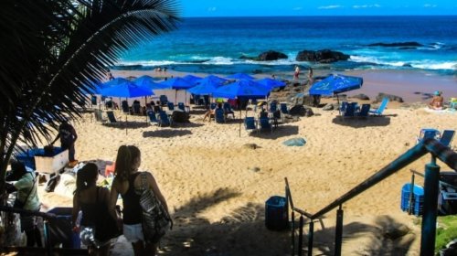 [Em abaixo assinado, moradores do Rio Vermelho cobram da prefeitura escada de acesso à praia de...]