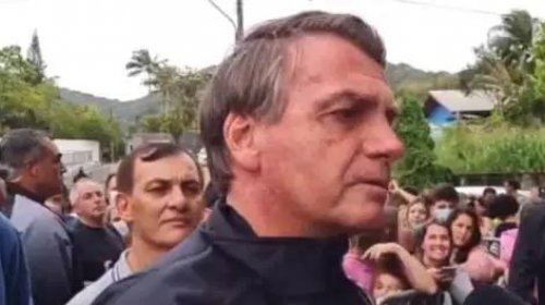 [Bolsonaro diz que foi barrado em jogo do Santos e Grêmio por não estar vacinado: “Pra que isso...]