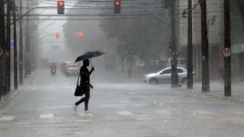 [Entrou água no fim de semana: frente fria chega a Salvador na quinta (4)]