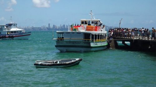 [Lanchas da travessia Salvador-Mar Grande estão com operações suspensas nesta quarta-feira]