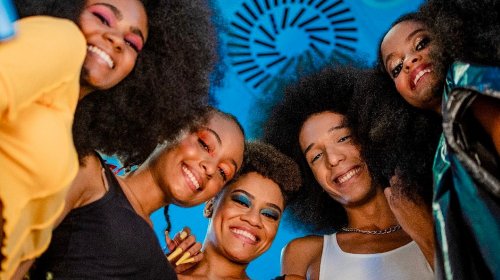 [Afirmação, identidade e resistência é o que mostra o evento Afro Fashion Day 2021 com tema ‘Mo...]