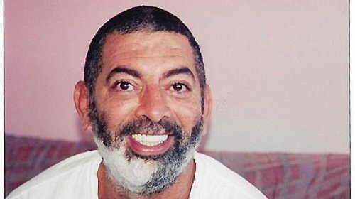 [Mestre Barba Branca, um dos principais nomes da capoeira Angola, morre aos 64 anos]