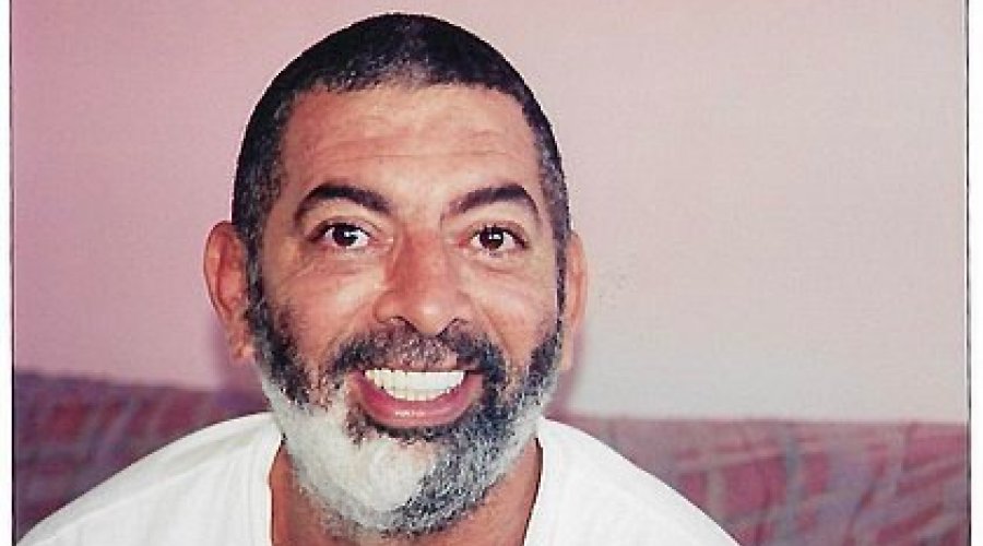 [Mestre Barba Branca, um dos principais nomes da capoeira Angola, morre aos 64 anos]