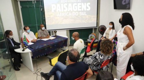 [Em visita a Salvador, embaixador da África do Sul discute conexões culturais e turísticas]