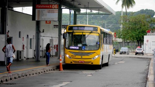 [Mulheres poderão embarcar e desembarcar do ônibus fora do ponto à noite]