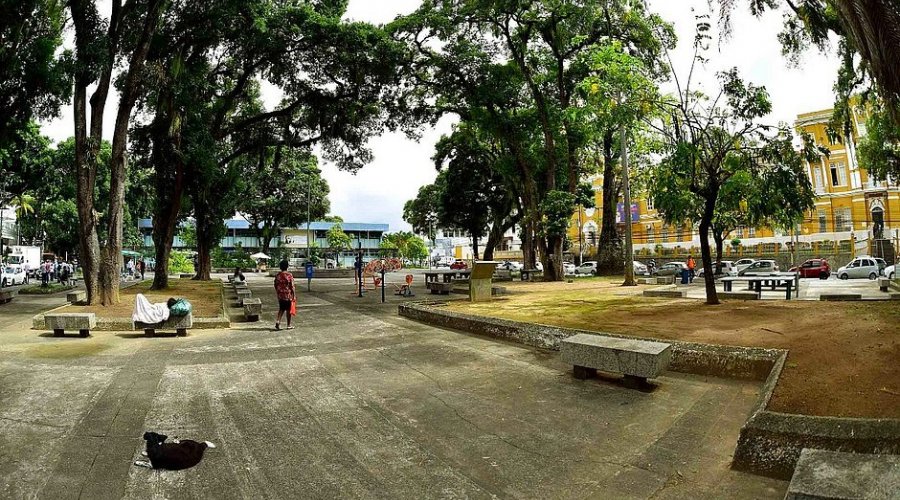 [Prefeitura dá início a requalificação da Praça Almeida Couto no bairro de Nazaré]